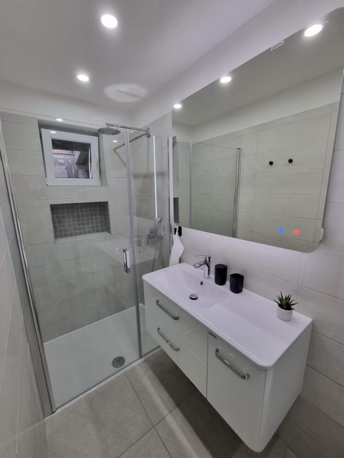 Penthouse Draga Sky In With Free Parking, One Balcony And One Terrace *