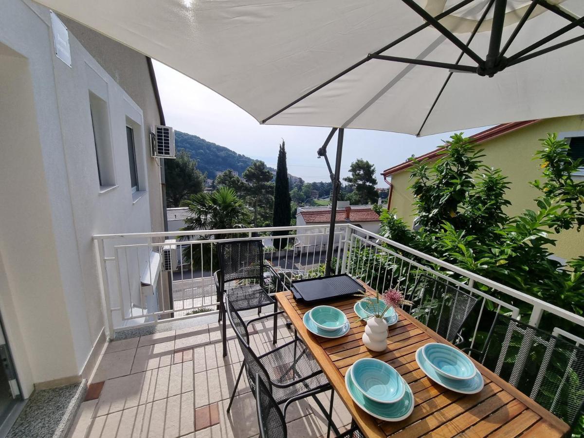 Lägenhet Penthouse Draga Sky In With Free Parking, One Balcony And One Terrace Mošćenička Draga