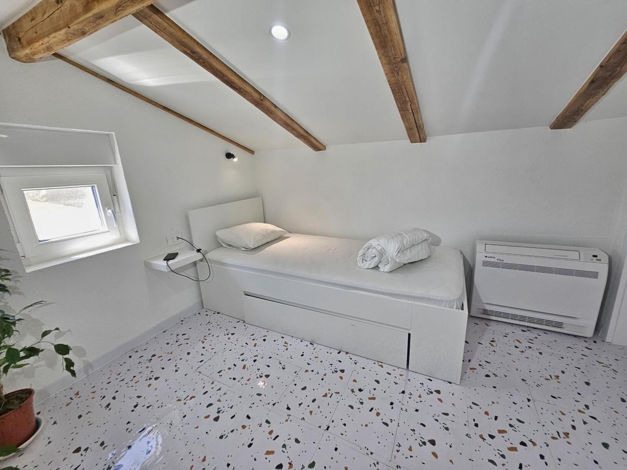 Penthouse Draga Sky In With Free Parking, One Balcony And One Terrace Mošćenička Draga